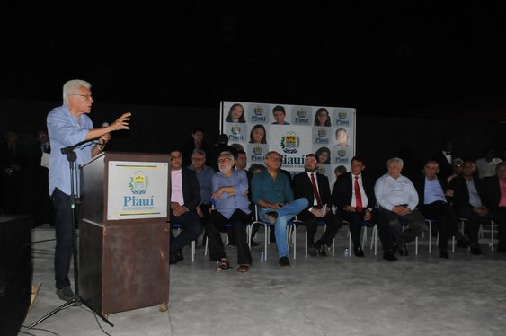 Entrega da reforma da  Escola de Teatro Gomes Campos