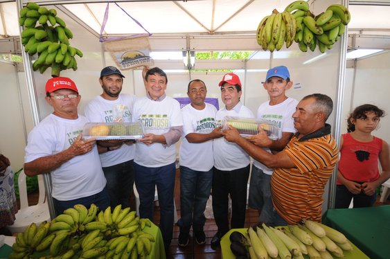 Governador visita Agrorosa em Santa Rosa do Piauí