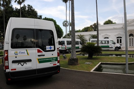 Veículos que serão entregues para atenção básica de 16 municípios