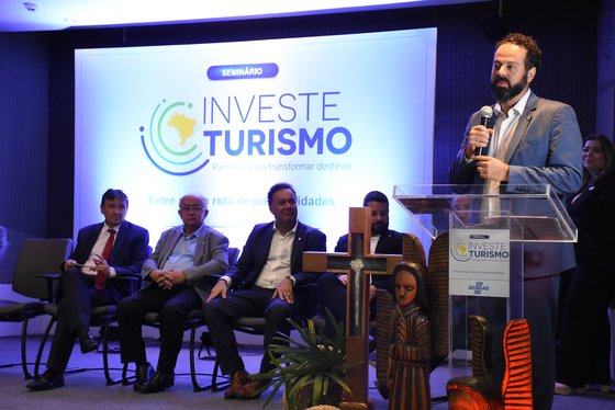 Seminário Investe Turismo com presença do Ministro do Turismo, Daniel Nepomuceno