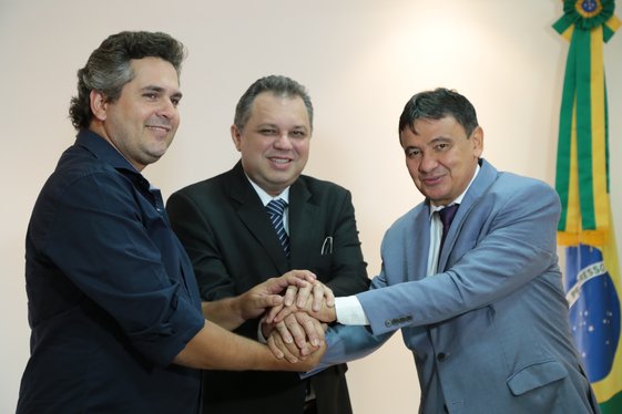 Assinatura do contrato de transferência de hospitais para Fundação Hospitalar