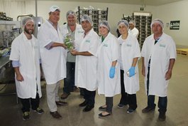 Visita à Fazenda Agrícola Famosa, no Ceará