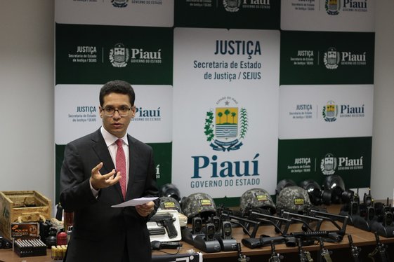 Armamento e equipamentos de segurança para o sistema penitenciário do Piauí