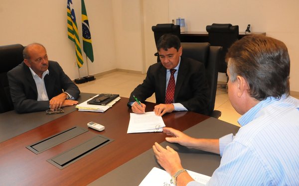 Governador com diretor do Idepi Geraldo Magela