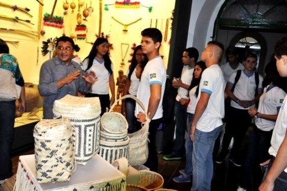 Alunos visitam o Museu do Piauí	