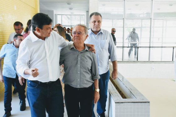 Governador Wellington Dias visita obra do Centro de Reabilitação de Parnaíba