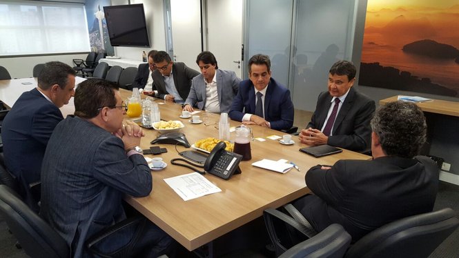 Governador discute projeto que inclui Teresina e Serra da Capivara na Roda das Emoções