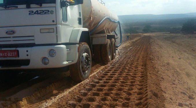 Pavimentação de rodovia de acesso ao Ceará