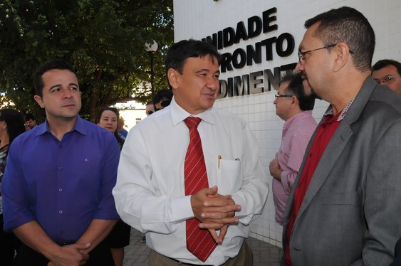 Governador inaugura obras em Picos