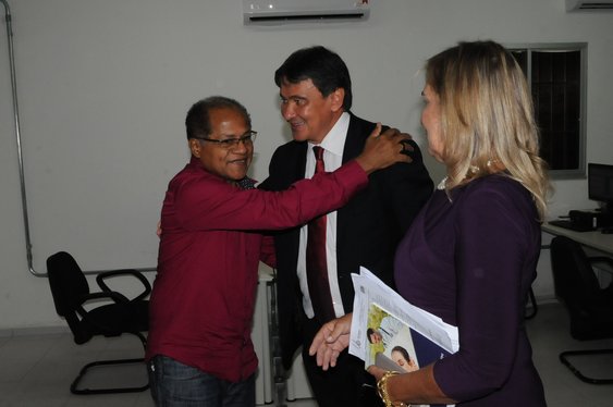 Governador visita a fundação estadual de saúde