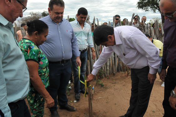 Governador inaugura sistema de abastecimento d’água em Nazaré do Piauí