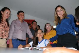 Governador inaugura escola padrão FNDE em Santana do Piauí