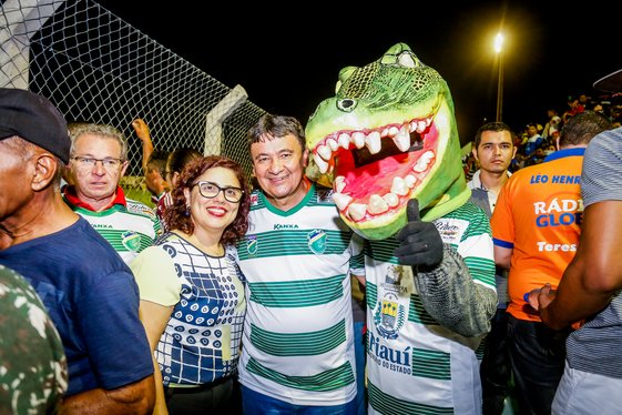 Governador participa da reabertura do Estádio Felipão