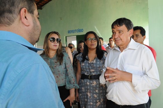 Governo entrega obras e anuncia novos investimentos para Lagoa do Piauí