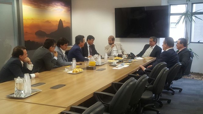 Governador discute projeto que inclui Teresina e Serra da Capivara na Roda das Emoções