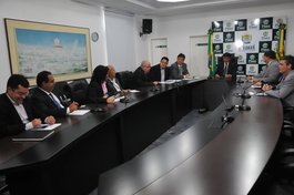 Audiência do governador Wellington Dias com representantes da Sedet, PGE e Receita Federal