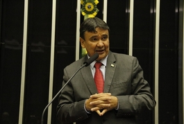 Em Brasília, governador comemora Dia do Piauí em solenidade na Câmara de Deputados