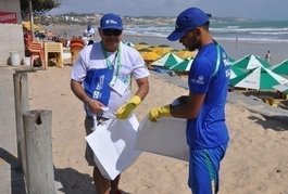 Atletas dos Jogos Escolares da Juventude participam da operação Praia Limpa em Natal